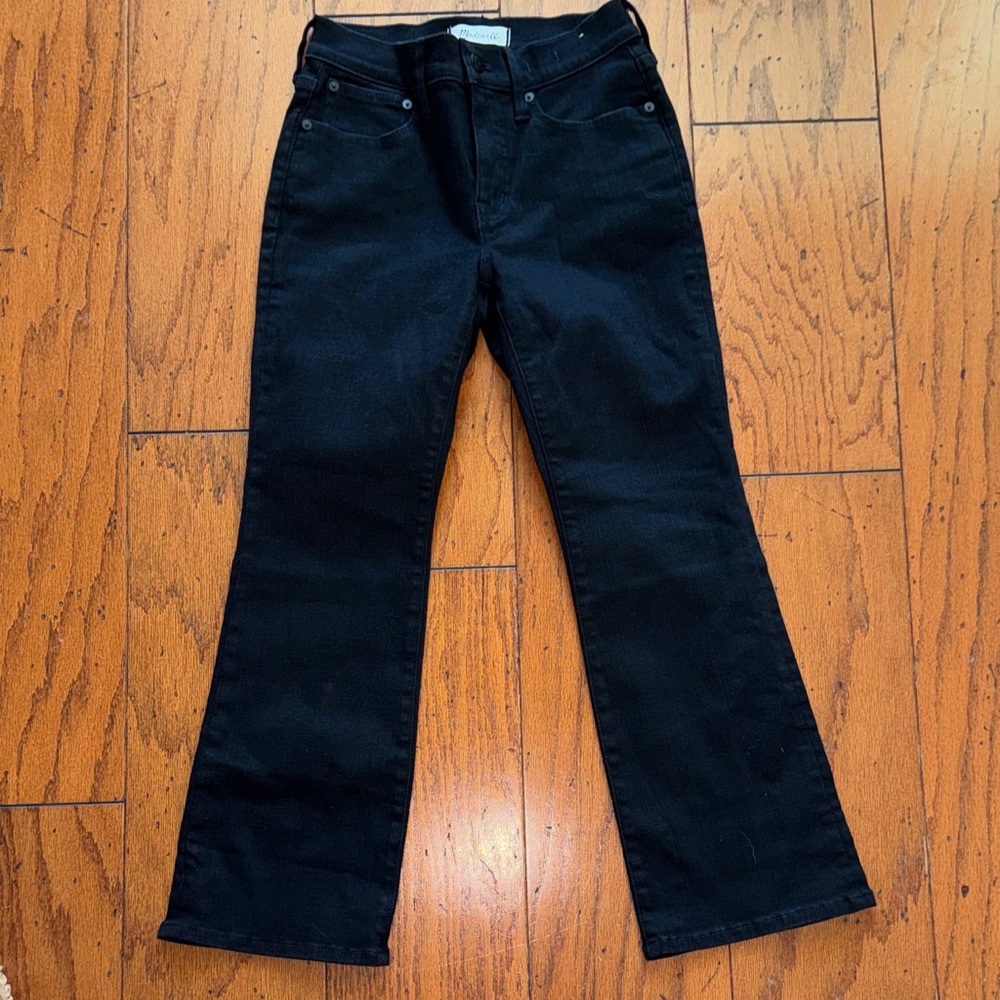 New! Never worn Madewell 26P, black kickout jeans